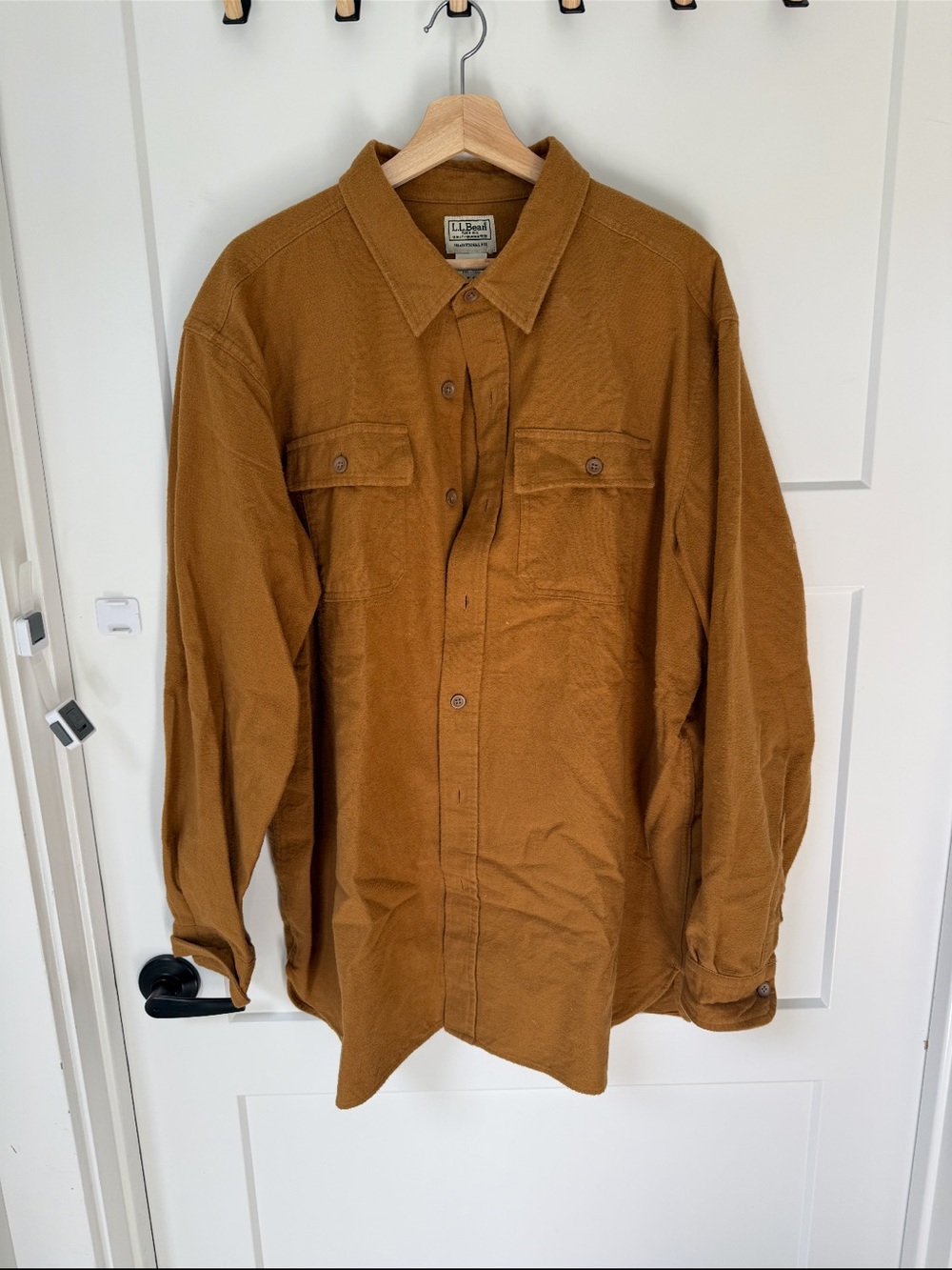 L.L. Bean Men's Caramel Brown Lightweight Shirt Jacket
